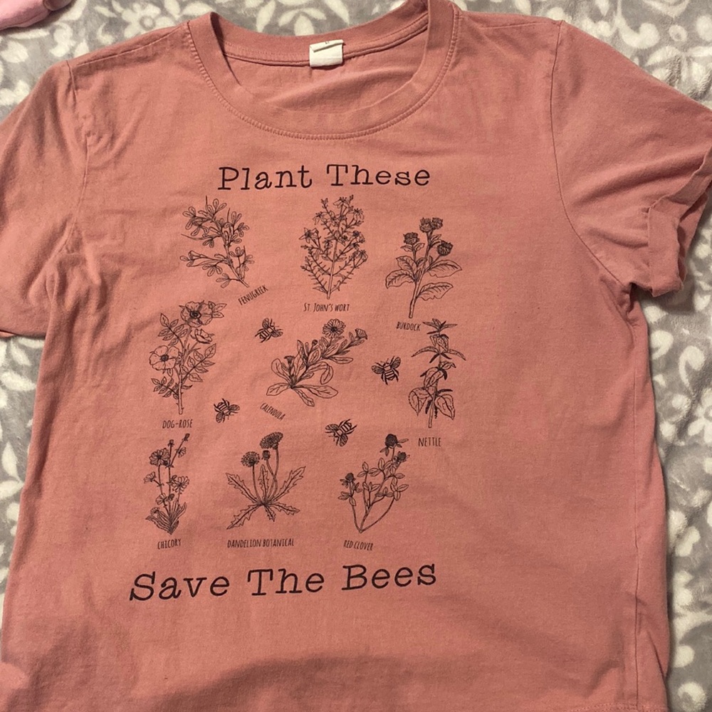 Graphic tee, cute